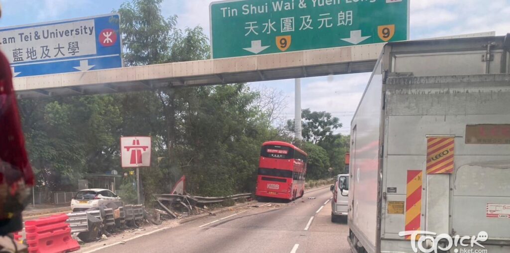 九巴元朗公路自炒　撞向防撞欄左邊車頭被劏開 - 香港經濟日報 - TOPick - 新聞 - 社會